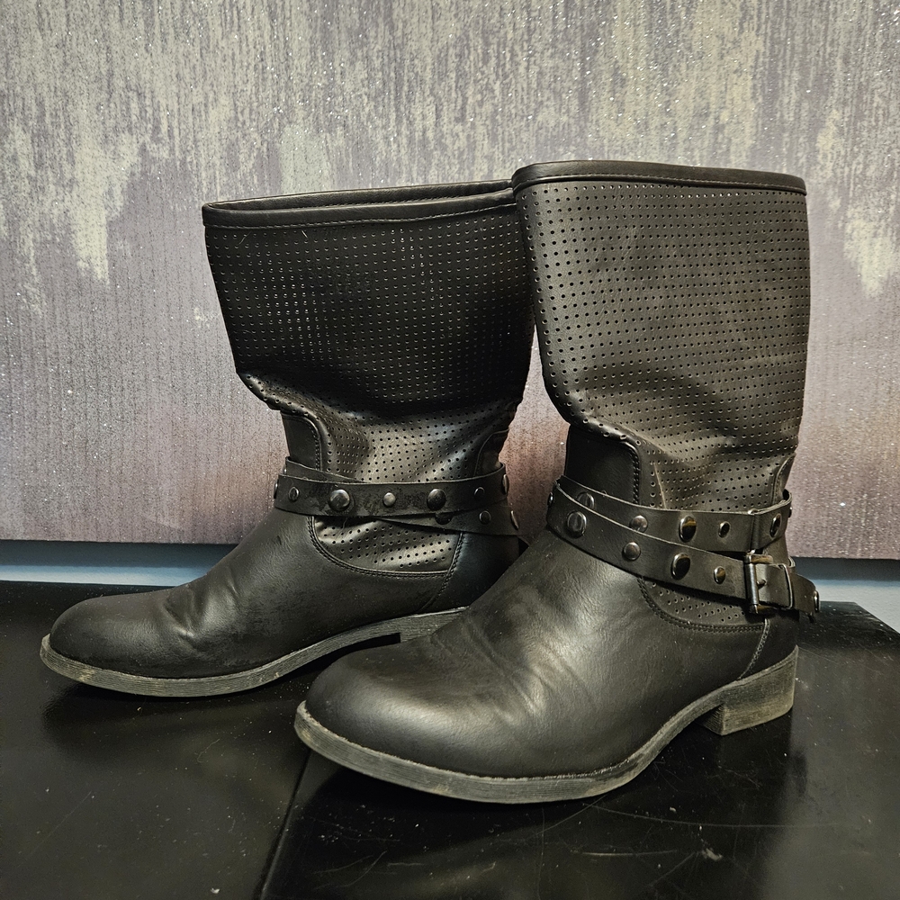 Shoe Dazzle Women's Black Perforated Boots
